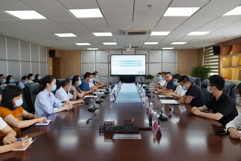 我院与遵义医科大学附属医院心血管外科、胸外科签订专科联盟协议