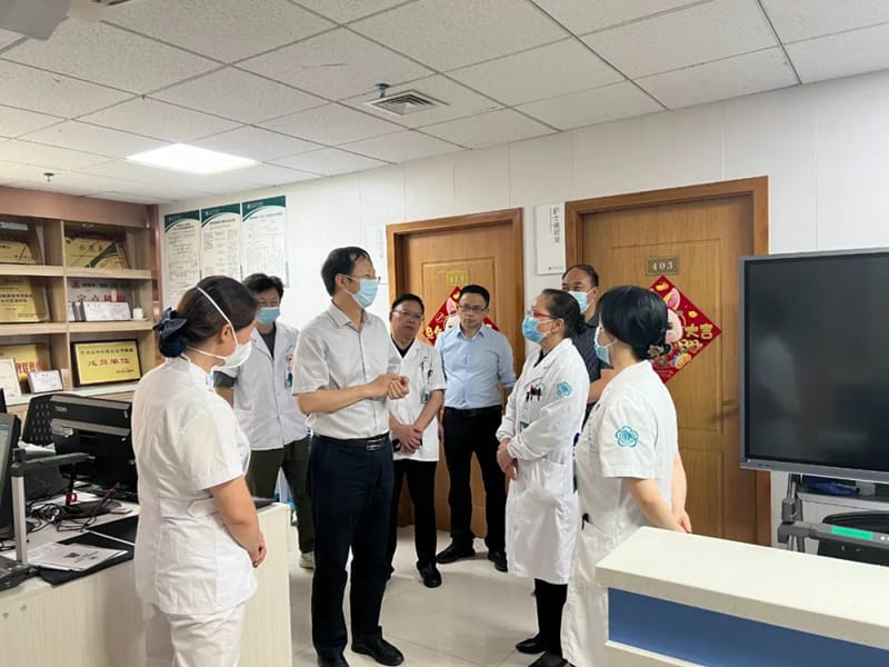 贵州省中医药管理局局长安仕海一行到我院调研